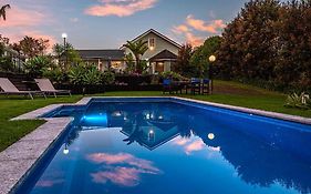 Ash Grove Boutique Motel